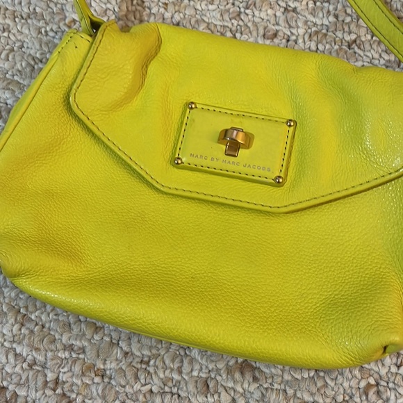 Marc by Marc Jacobs Neon Yellow Leather Crossbody Bag - Picture 2 of 5